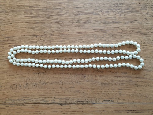 Collier sautoir 138 perles - , de