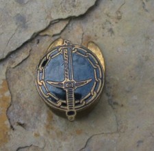 261f BOUTONNIERE PRISONNIER DE