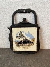 ancien dessous de plat forme théière metal et carrelage Cozes villeroy boch deco