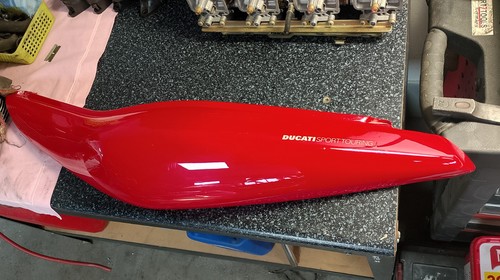 Carenage arriere gauche ducati - carenage,