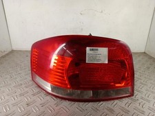 Feu arriere principal gauche