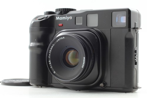 Mint new mamiya - new, medium
