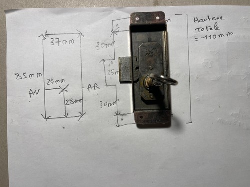 Ancienne serrure avec clef - serrure,