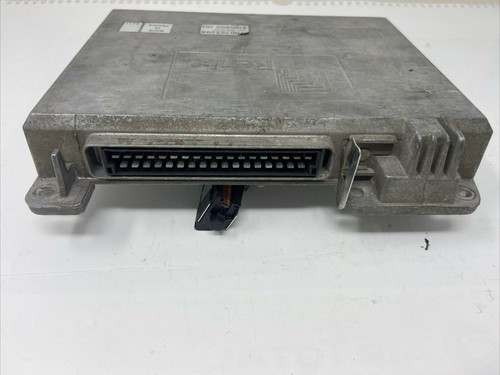 Ecu calculateur moteur - moteur, a
