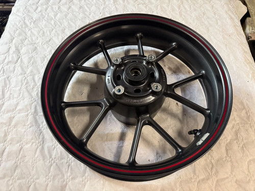Roue arriere triumph 900 - roue,