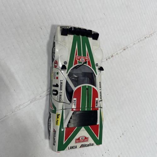 Diecast car burago lancia - 1:24,