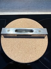 ANCIEN OUTIL DE METIER NIVEAU