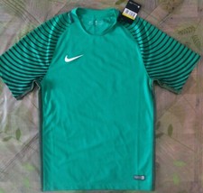 Mailloi Gardien Nike. Comme