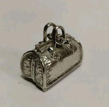 Boite Pilulier. Malle