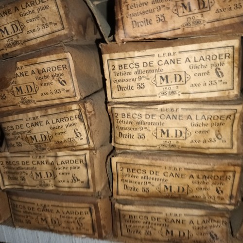 Serrure larder bec de - -,