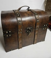 JOLI PETIT COFFRE / MALLE EN