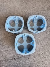 3 x  Boîtes d’encastrement