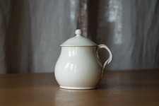 Leeds White Fine Earthenware Cream Jar?