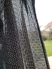 Une paire de voilage entre-deux  (mailles)