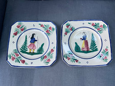 Lot 2 assiettes carrées