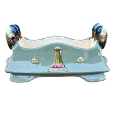 Petite jardinière ancienne en céramique Art Nouveau barbotine oiseaux marabouts