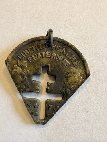 Ancienne médaille insigne - ancienne,