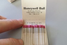 MATCH POUCH HONEYWELL BULL PARIS rue AVRON lion computer printer