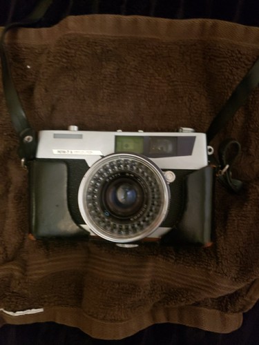 Petri 35mm film rangefinder - petri,