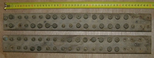 Deux planches 50cm - 50cm, garnies