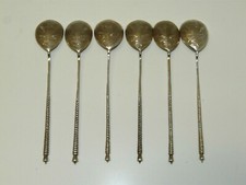 -6 PETITES CUILLERES A MOKA OU