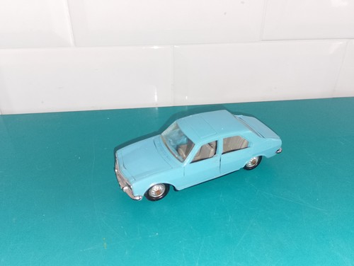 1405264 voiture plastique - 1/43,