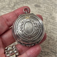 Boite Argent A Pilules Fin