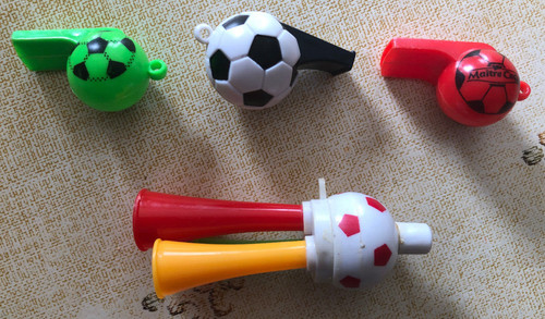 Lot 3 sifflets 1 - de, ''