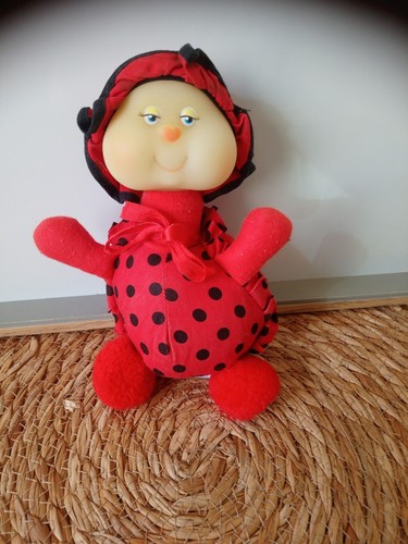Doudou peluche coccinelle