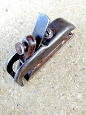 ANCIEN RABOT A FEUILLURE A NEZ