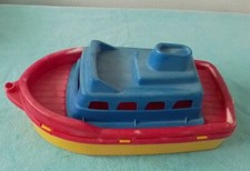 Ancien Bateau de bassin ou de