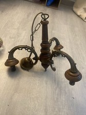 Ancien lustre suspendu 3