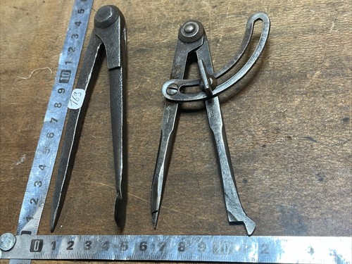 Old tool compass outils - old,
