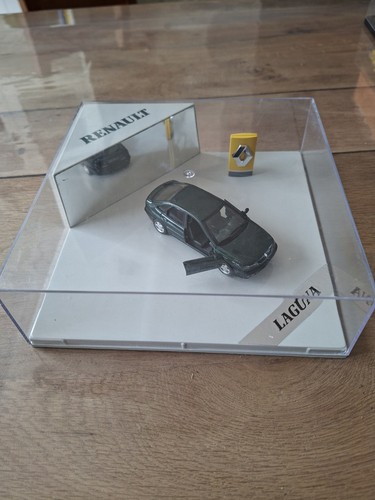 Miniature renault laguna - miniature,