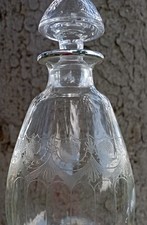 ANCIENNE ET ELEGANTE  CARAFE