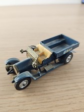 Voiture miniature rétro