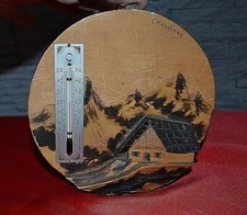 Thermomètre mural en bois pyrogravé avec chalet sculpté et marqué CHAMBERY