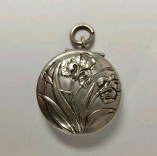 Pendentif Boite Pilulier