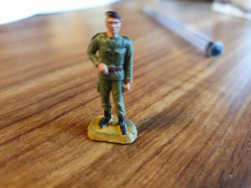 Figurine soldat béret