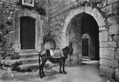 Tourrettes sur loup - sur,