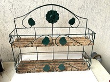 Etagère en rotin tressé et