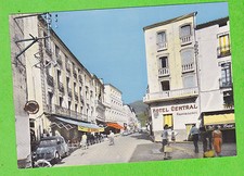 Vieilles voitures dont