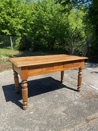Bureau 1850 noyer et ses - et,