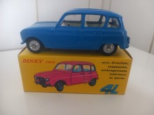 DINKY TOYS RENAULT 4L + BOITE