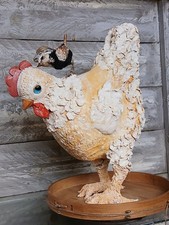 Poule papier mâché, pièce