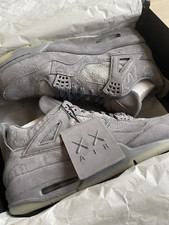KAWS x Air Jordan IV retro