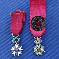 2 MEDAILLES  Réduction Belge