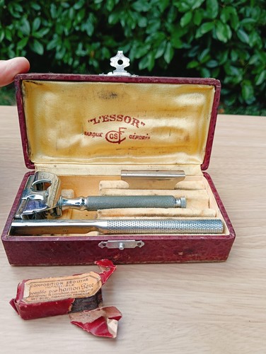 Ancien rasoir sûreté - de,