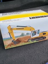 Liebherr hydraulic excavator R916
