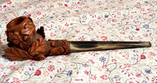 Grande PIPE droite 28 cm en BOIS sculpté FEUILLES fruits du CHENE - Foyer neuf